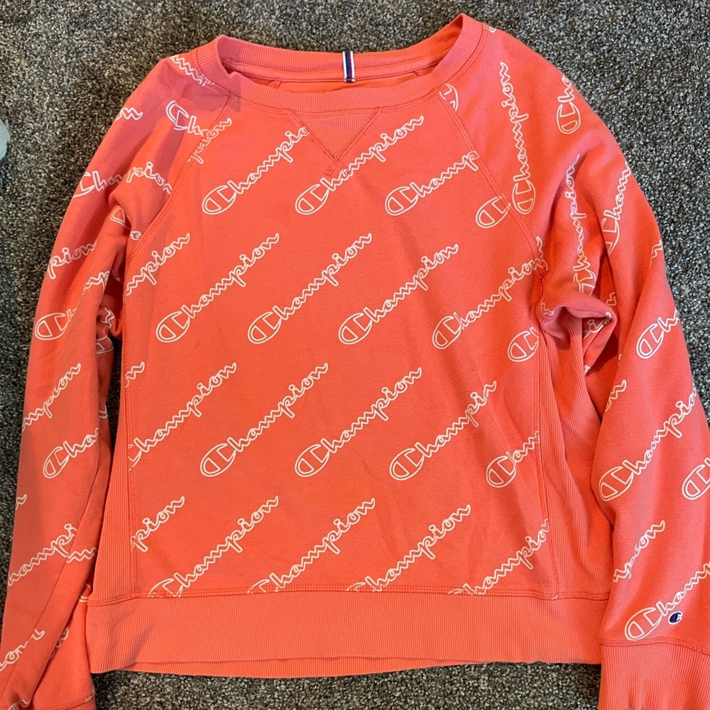 Good condition champion crew neck sweatshirt. Size M